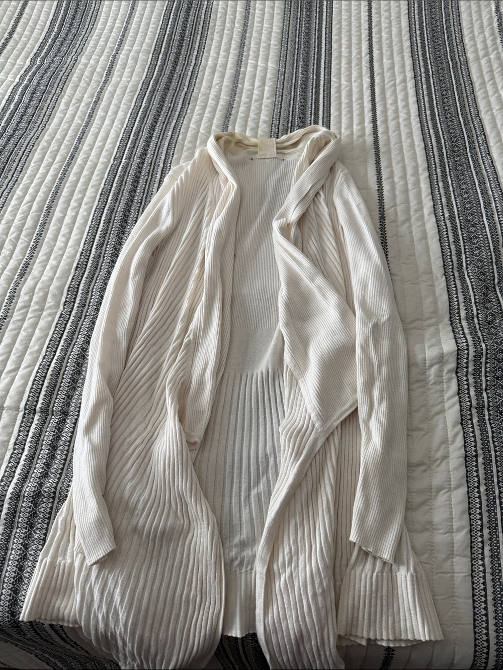White House Black Market Cream Ribbed Open-Front Cardigan